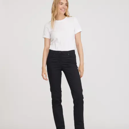 Charlotte svart fram