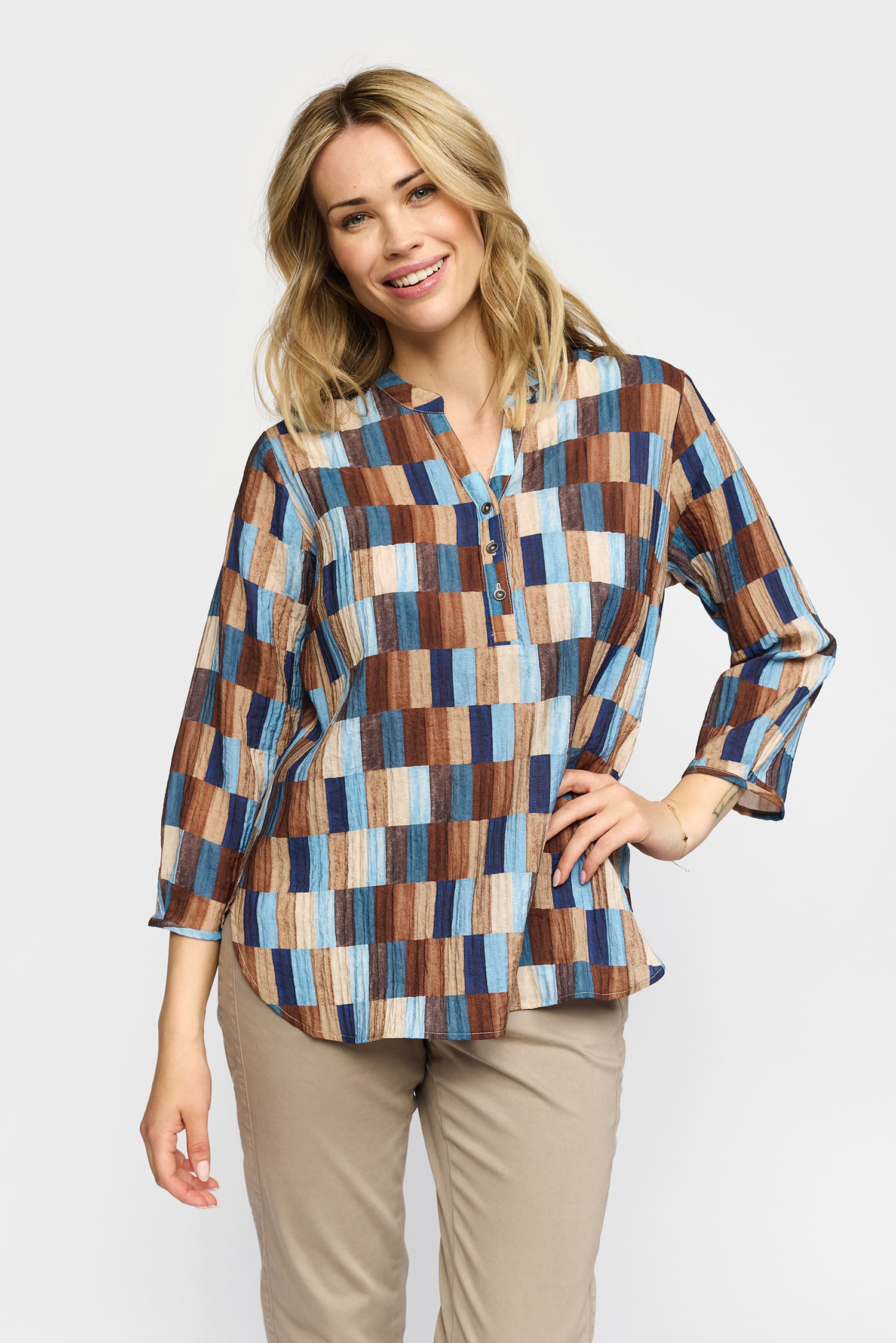 1021305 BROWN SQUARE Extra 1